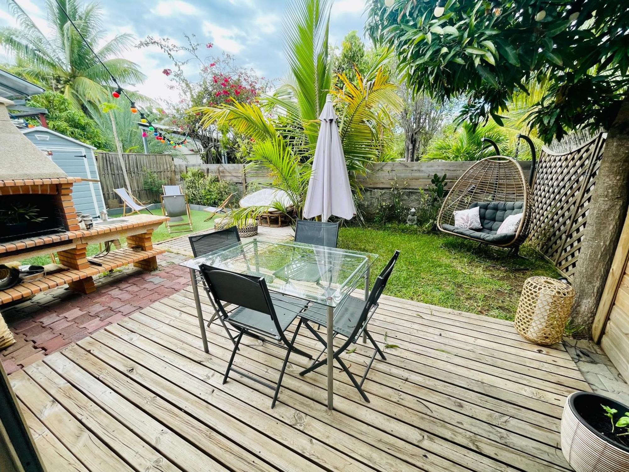 Lagon, Plage & Detente A La Saline Les Bains Exterior photo